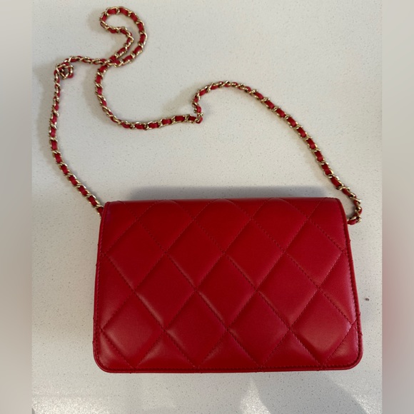 CHANEL golden class wallet on chain red lambskin with gold hardware - Picture 2 of 15